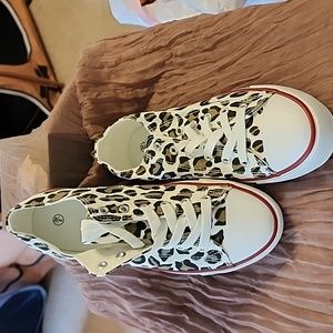 Womens Canvas Sneakers Low Top Lace Up Canvas Shoes